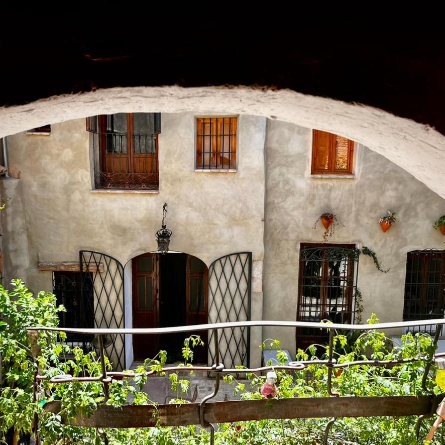 Oliva Courtyard Guesthouse Exterior foto