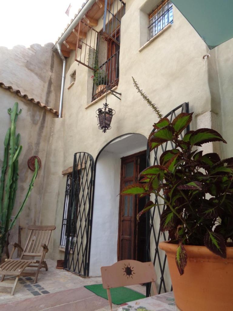 Oliva Courtyard Guesthouse Exterior foto