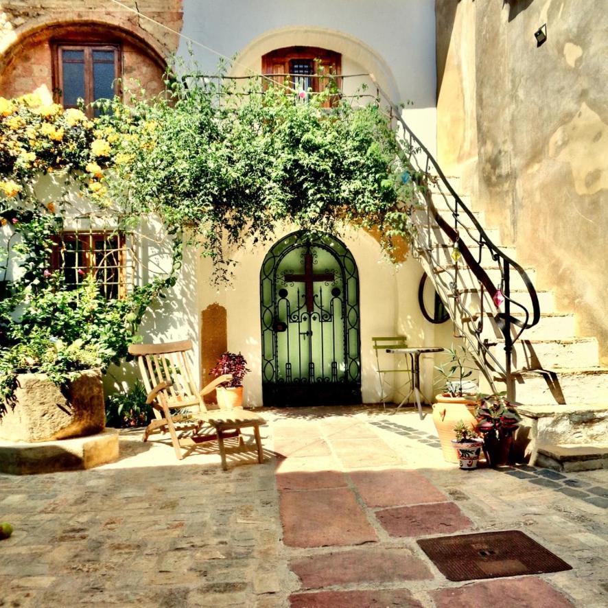 Oliva Courtyard Guesthouse Exterior foto