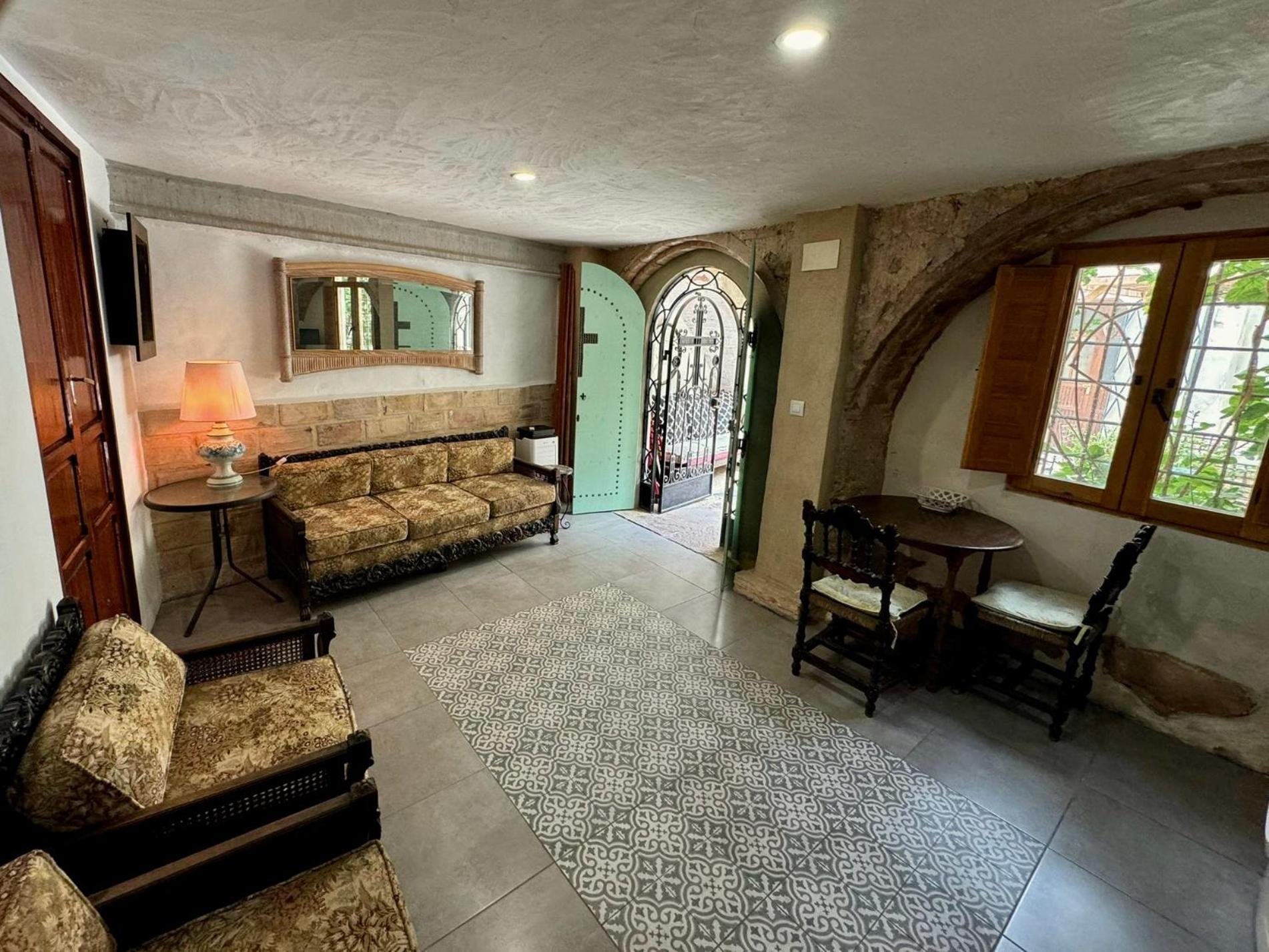 Oliva Courtyard Guesthouse Exterior foto